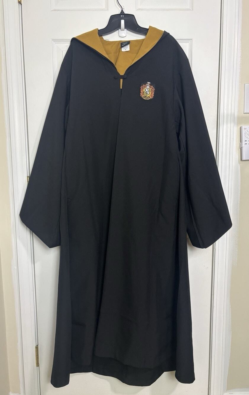 Universal Studios Wizarding World Hufflepuff Cloak Robe Adult Medium